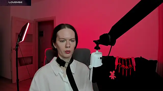 DivineBite online show from March 10, 2026, 5:07 pm