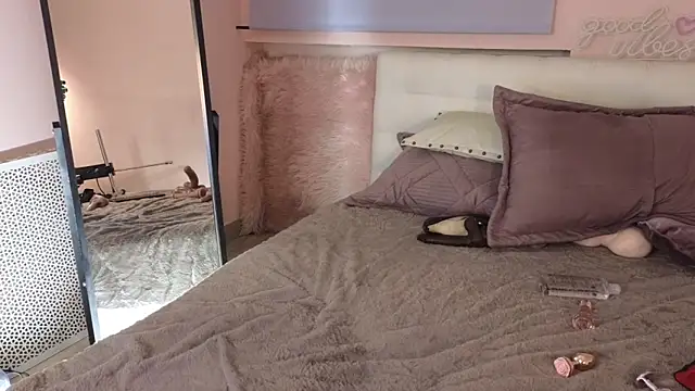 AmalyGreen online show from March 21, 2025, 5:02 pm