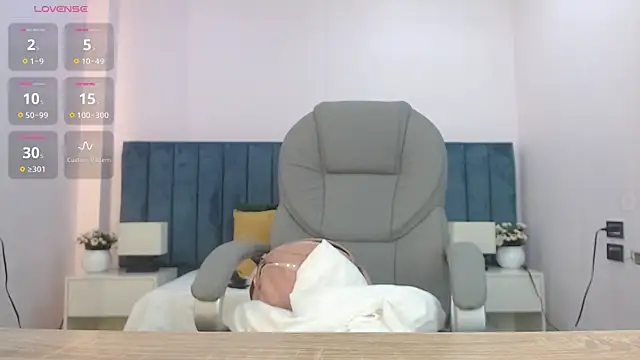 kimara lion online show from November 12, 2025, 3:07 am