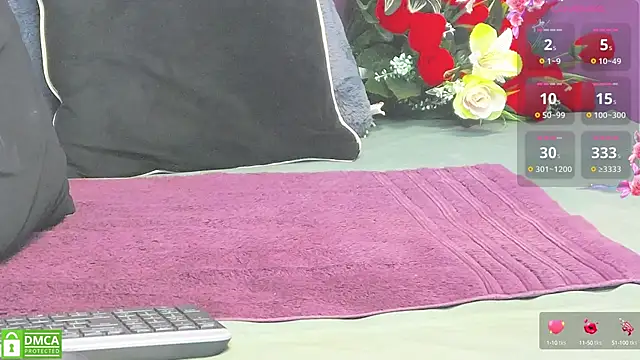 Snapshot of Jayllene chatting on December 12, 2024, 12:44 pm Jayllene online show from December 12, 2024, 12:44 pm