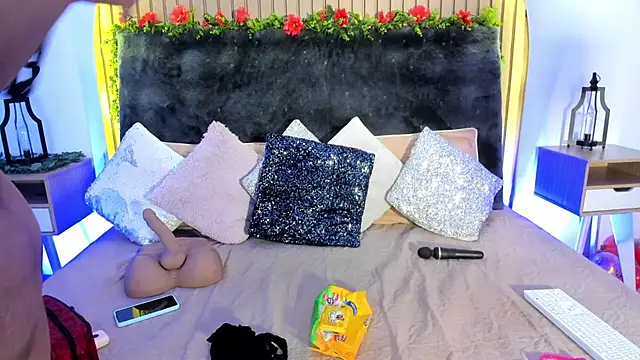 Karlagonzales  online show from February 25, 2025, 6:42 pm