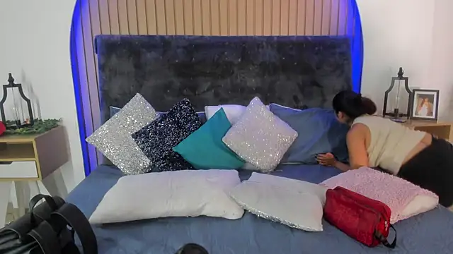 Karlagonzales  online show from April 15, 2026, 7:32 pm