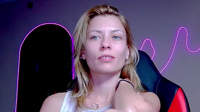 karo123421 online show from October 10, 2025, 8:19 pm