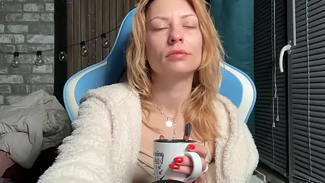 karo123421 online show from February 15, 2026, 4:53 am