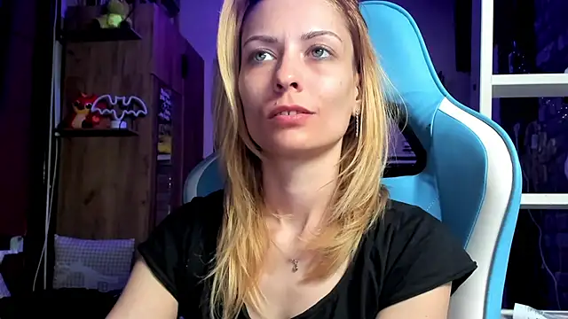 karo123421 online show from March 19, 2026, 5:06 pm