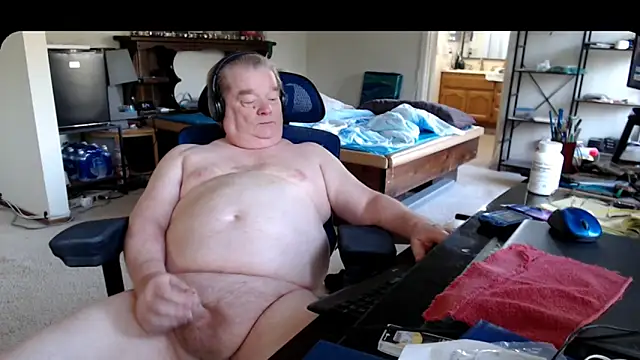 Snapshot of HomerPrice chatting on February 22, 2025, 4:19 pm HomerPrice online show from February 22, 2025, 4:19 pm