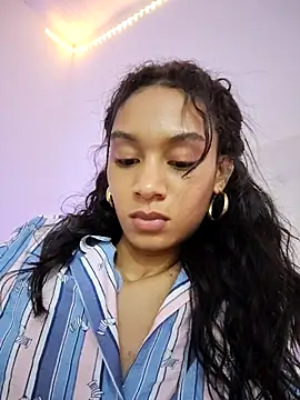 Leaberry online show from December 14, 2025, 2:06 am