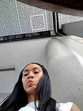 Leaberry online show from February 9, 2026, 6:12 pm