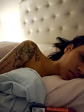 Leaberry online show from February 20, 2026, 11:27 pm