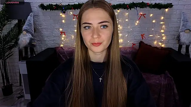 Snapshot of Adelyna_Bird chatting on January 6, 2025, 10:46 am Adelyna Bird online show from January 6, 2025, 10:46 am