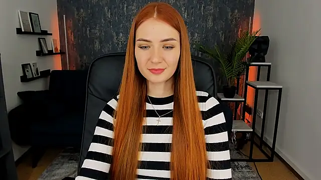 Snapshot of Adelyna_Bird chatting on January 13, 2025, 11:30 am Adelyna Bird online show from January 13, 2025, 11:30 am