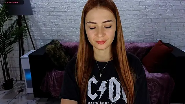 Snapshot of Adelyna_Bird chatting on January 17, 2025, 12:21 pm Adelyna Bird online show from January 17, 2025, 12:21 pm