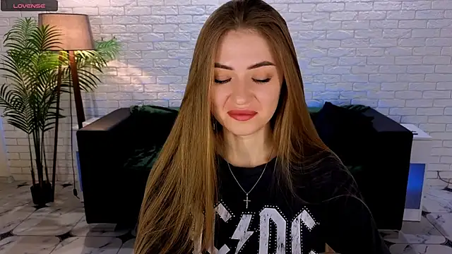 Snapshot of Adelyna_Bird chatting on March 9, 2025, 7:23 am Adelyna Bird online show from March 9, 2025, 7:23 am