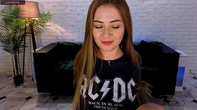 Snapshot of Adelyna_Bird chatting on March 9, 2025, 11:58 am Adelyna Bird online show from March 9, 2025, 11:58 am