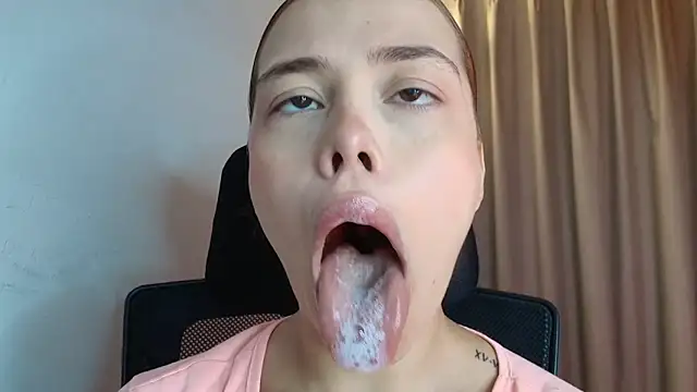 lisbet21x online show from April 14, 2026, 10:16 pm