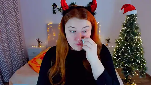 PolinaSalvatore online show from December 25, 2024, 1:20 am