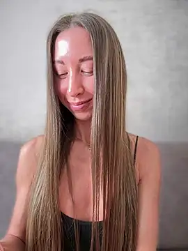 Snapshot of EvaCatt chatting on June 1, 2026, 4:03 am EvaCatt online show from June 1, 2026, 4:03 am