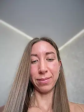 Snapshot of EvaCatt chatting on July 9, 2026, 3:32 am EvaCatt online show from July 9, 2026, 3:32 am