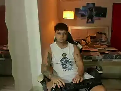 Snapshot of Jake_simons chatting on February 13, 2025, 3:07 am Jake simons online show from February 13, 2025, 3:07 am