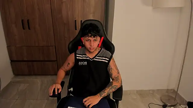 Snapshot of Jake_simons chatting on October 28, 2025, 10:19 am Jake simons online show from October 28, 2025, 10:19 am