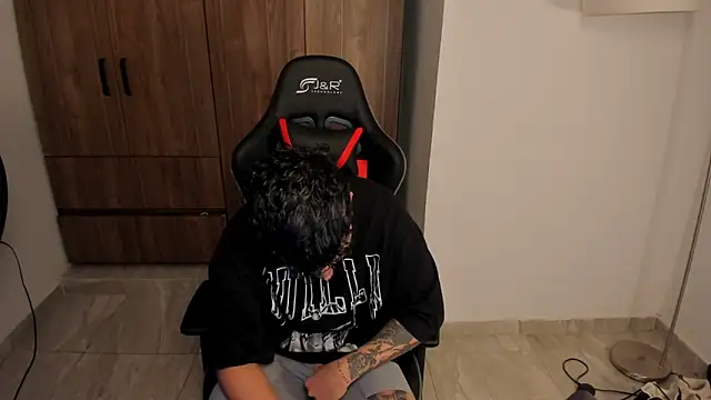 Snapshot of Jake_simons chatting on November 9, 2025, 12:53 am Jake simons online show from November 9, 2025, 12:53 am