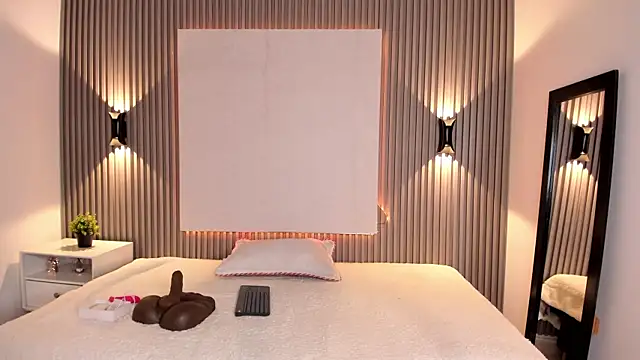 Zafiiraa online show from March 5, 2025, 12:33 pm