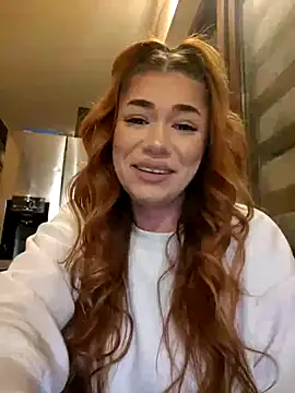 Snapshot of Ella_sweety chatting on February 8, 2025, 8:32 pm Ella sweety online show from February 8, 2025, 8:32 pm