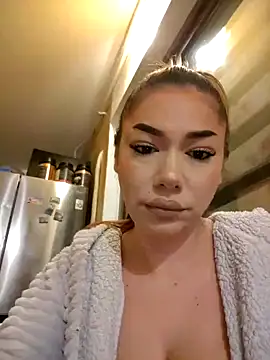 Snapshot of Ella_sweety chatting on February 21, 2025, 8:05 pm Ella sweety online show from February 21, 2025, 8:05 pm