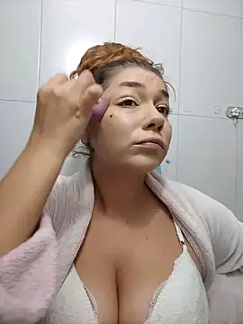 Snapshot of Ella_sweety chatting on October 5, 2025, 7:56 pm Ella sweety online show from October 5, 2025, 7:56 pm