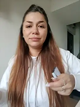 Snapshot of Ella_sweety chatting on October 16, 2025, 6:36 am Ella sweety online show from October 16, 2025, 6:36 am