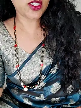 Snapshot of Indian_desi_wife chatting on April 10, 2026, 2:17 am Indian desi wife online show from April 10, 2026, 2:17 am