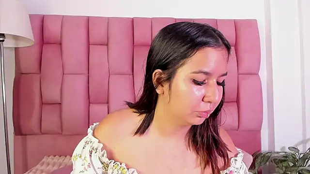 Lia sarahi online show from March 22, 2025, 11:42 am