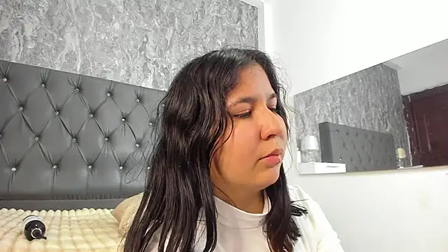 Lia sarahi online show from February 7, 2026, 12:20 pm