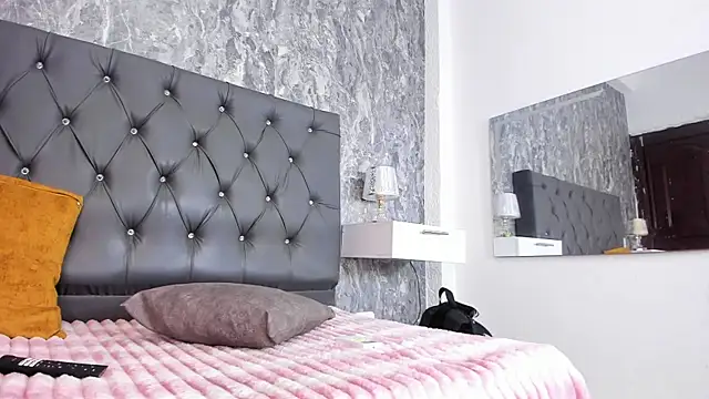 Lia sarahi online show from February 12, 2026, 11:38 am