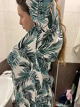 DienkaGreen online show from July 10, 2026, 1:58 pm