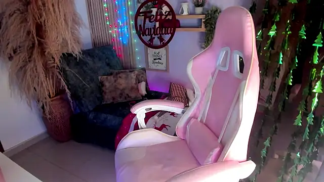 Snapshot of lena_paulxo chatting on December 20, 2024, 3:36 am lena paulxo online show from December 20, 2024, 3:36 am