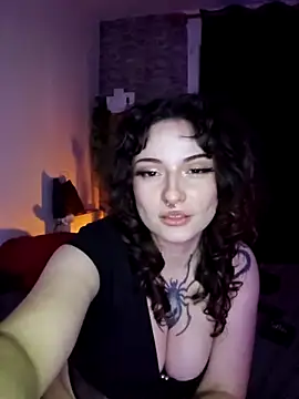 Moxxxie online show from November 19, 2025, 5:24 pm