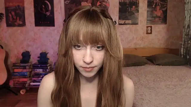 Friendly Ellie online show from April 16, 2026, 1:23 pm