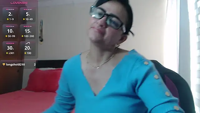 ISABEEL SOFIA01 online show from January 16, 2025, 8:25 pm