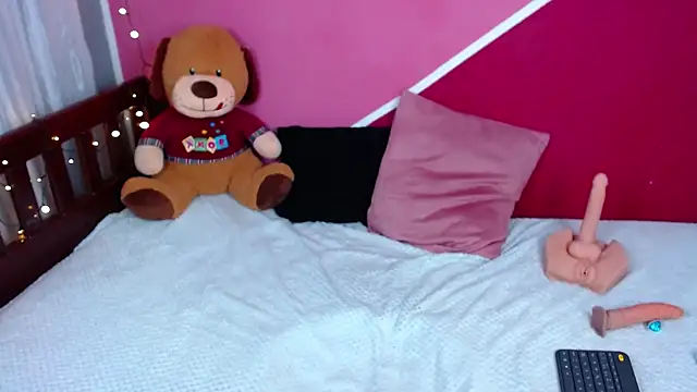 Queenamazon1 online show from March 23, 2025, 9:10 am