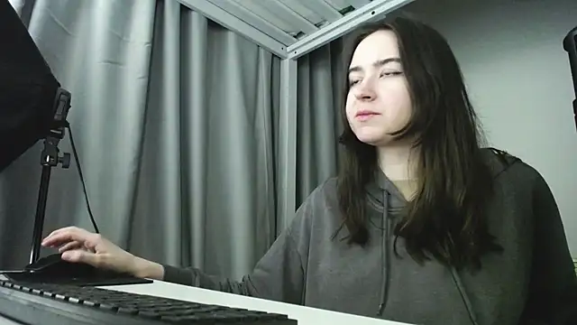 Snapshot of RichMasya- chatting on February 10, 2025, 10:30 pm RichMasya- online show from February 10, 2025, 10:30 pm