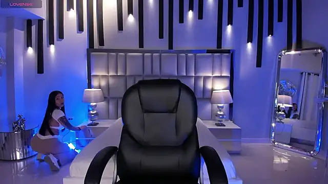 Snapshot of NickyLawson chatting on February 3, 2026, 4:10 am NickyLawson online show from February 3, 2026, 4:10 am