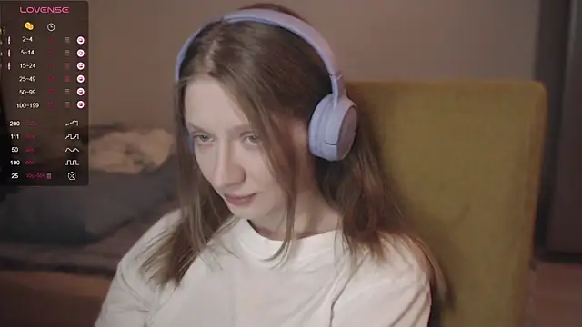 Snapshot of mollytuck chatting on December 19, 2024, 1:51 pm mollytuck online show from December 19, 2024, 1:51 pm