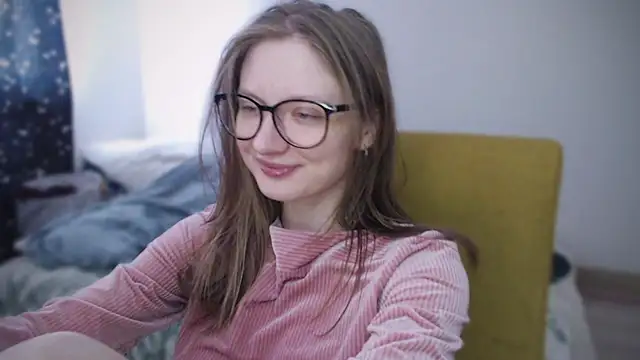 Snapshot of mollytuck chatting on February 8, 2025, 9:24 am mollytuck online show from February 8, 2025, 9:24 am