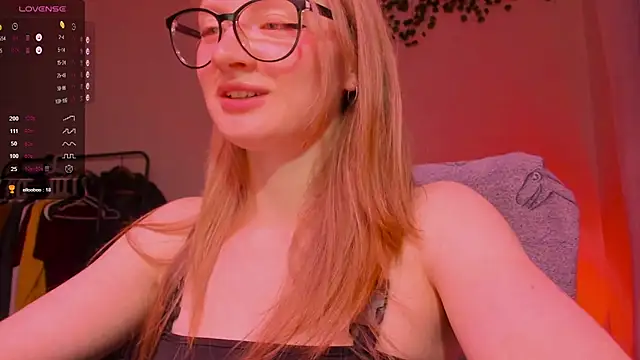 Snapshot of mollytuck chatting on October 28, 2025, 3:14 pm mollytuck online show from October 28, 2025, 3:14 pm