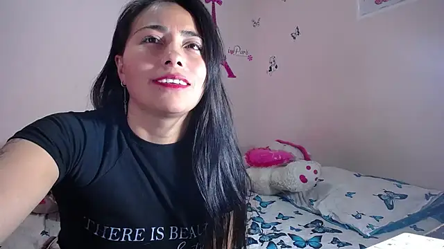 hanna girl21 online show from February 12, 2026, 1:28 pm