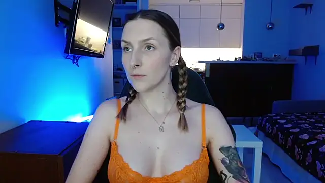 illusorycat online show from October 24, 2025, 1:51 pm