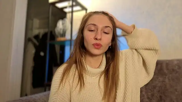 LovelyKatea online show from November 16, 2025, 12:44 pm