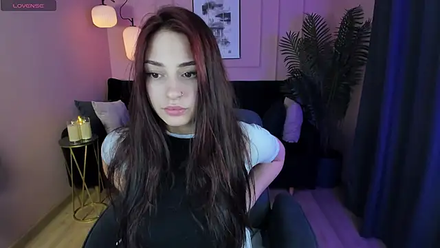 MilanaSugar online show from March 6, 2025, 5:33 pm