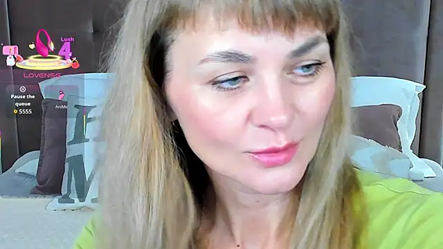 annasimonsj online show from March 24, 2026, 1:10 am